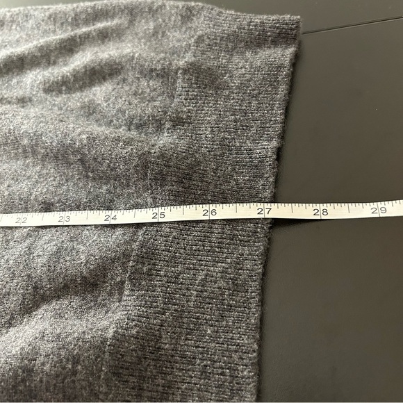 Banana Republic Sweater V-Neck Merino Wool Gray Men's Size XL - Picture 6 of 7